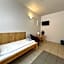 ETNA - Hostel -Noclegi Rzeszów 24 Pokoje -PARKING-