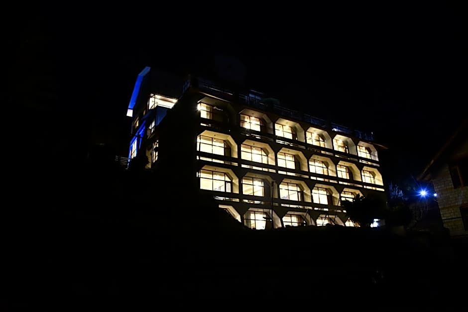 Hotel Snowcrests Manor