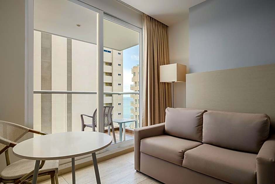 Courtyard By Marriott Santa Marta Resort