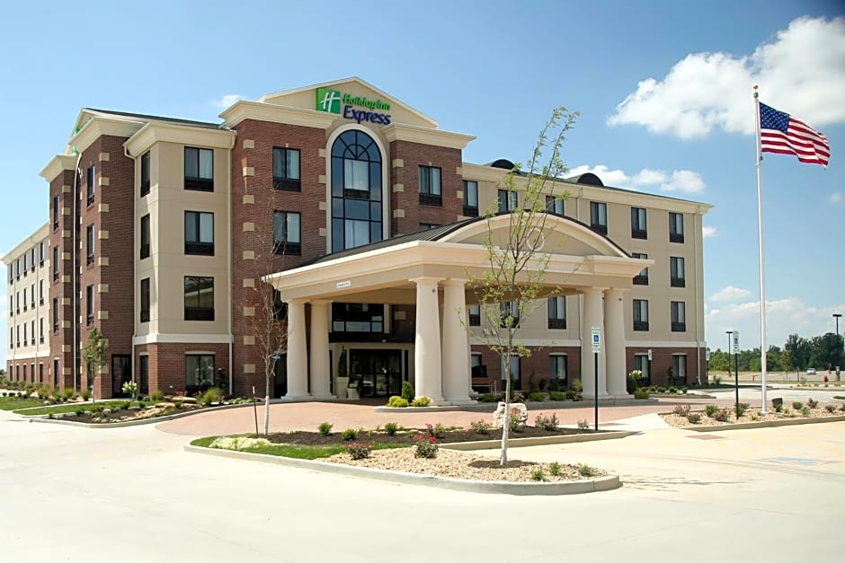 Holiday Inn Express & Suites Marion Northeast, an IHG Hotel