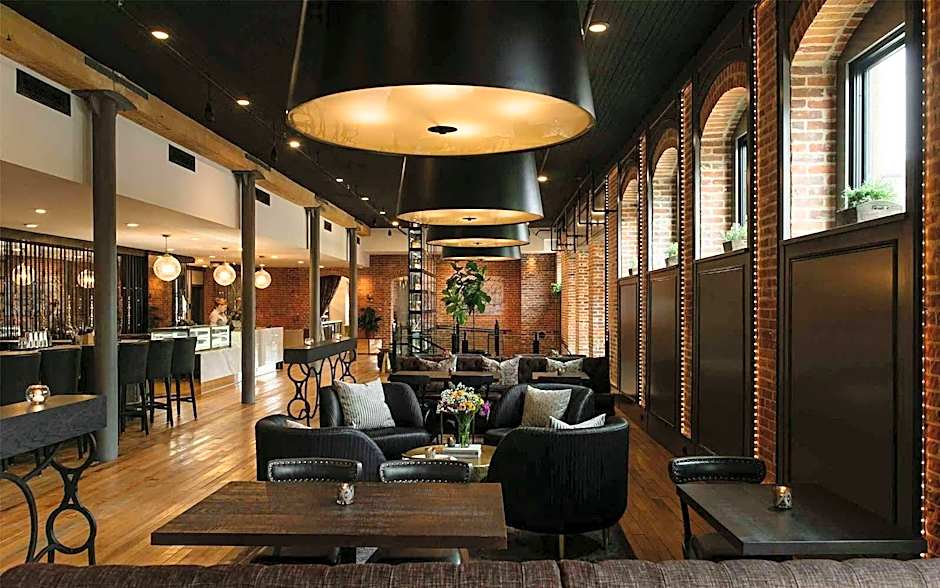 The Charmant Hotel