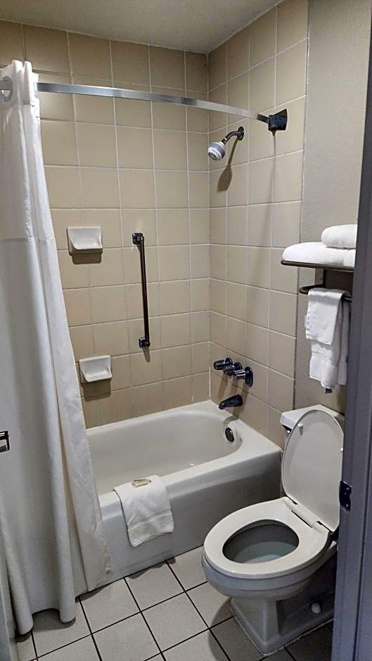 Days Inn by Wyndham Seguin TX