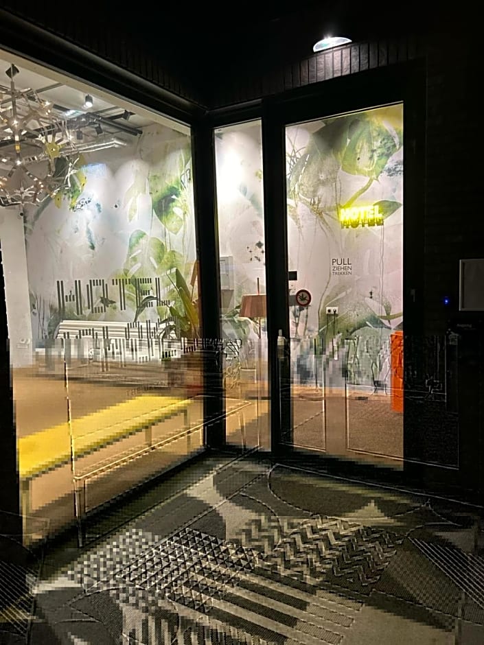 hotel Moloko -just a room- sleep&shower-digital key by SMS