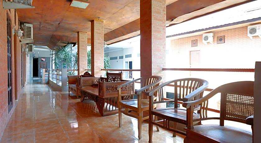 RedDoorz Plus @ Hotel Srikandi Kendari