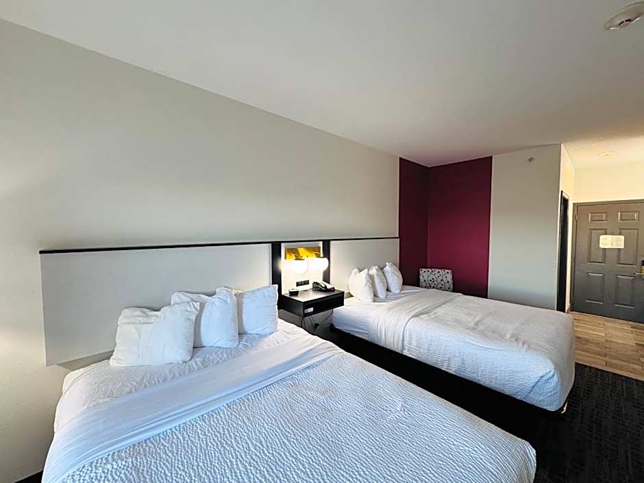 Ramada by Wyndham Sparta/At Speedway