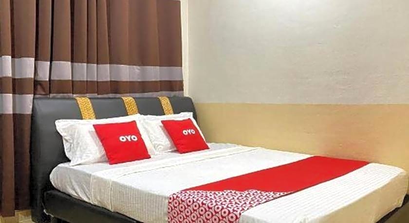 OYO 90324 Muar Station Hotel