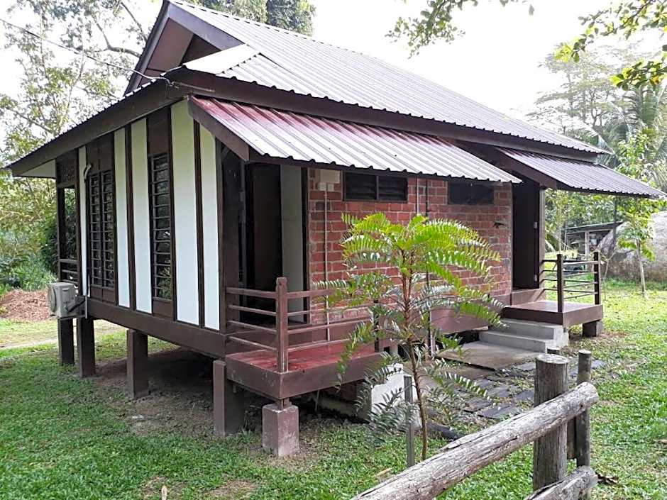 D'Impiana Riverview Chalet # Lenggong