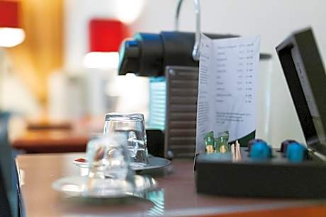 Double Room - Forest or Street Side