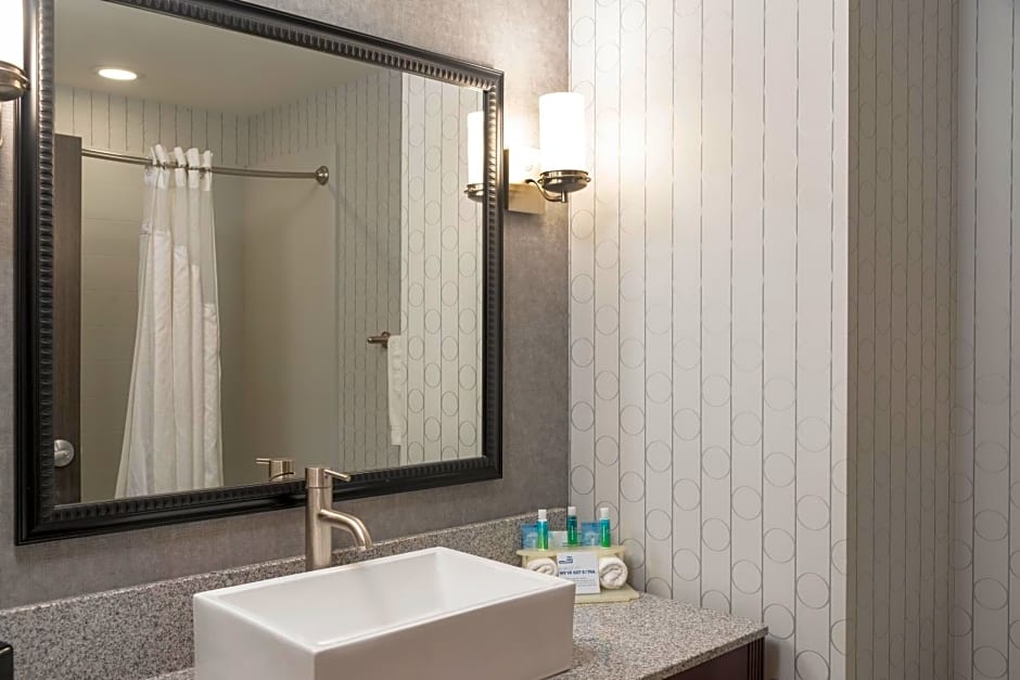 Holiday Inn Express & Suites Columbus - Polaris Parkway / COLUMBUS By IHG