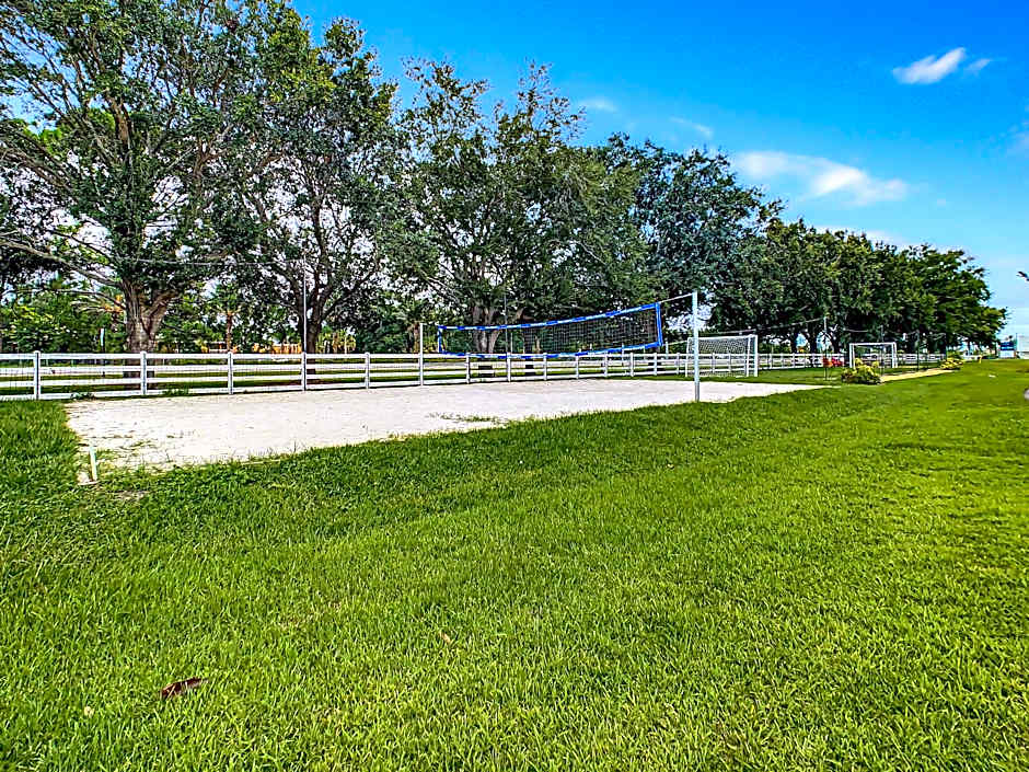 Pet friendly in Orlando area near Disney and ESPN Center