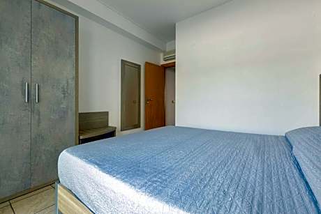 One-Bedroom Apartment with Sea View