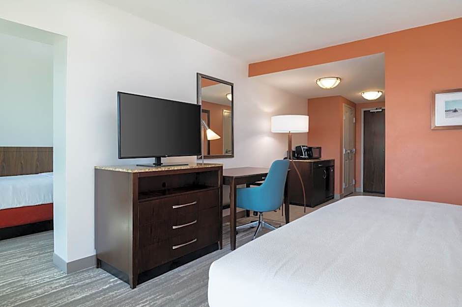 Photo 1 of 9 of Deluxe Ocean 1 King with Extra Bed, View, Balcony