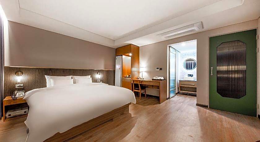 Hotel the Hill