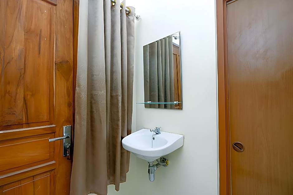 Capital O 2258 Santana Syariah Guest House