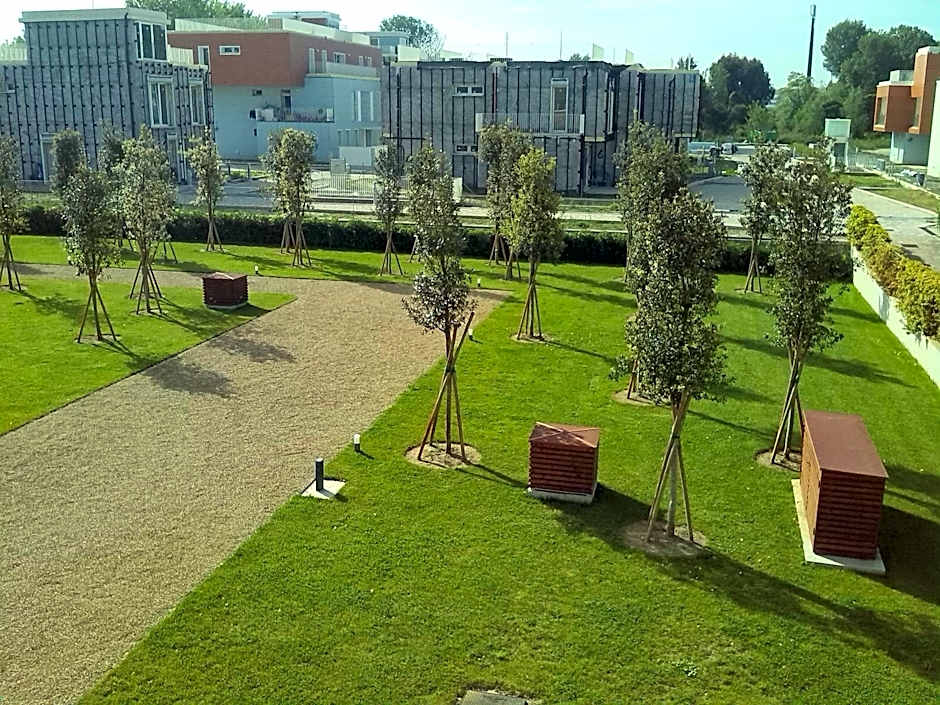 Eliopoli Beach Hostel & Restaurant