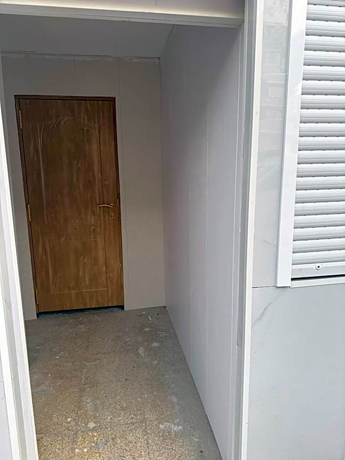 min hostel reverencia