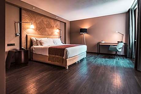 Premium XL King Room with Extra Bed
