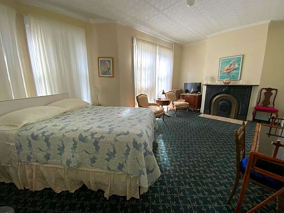 Fort Pl B&B and Gallery
