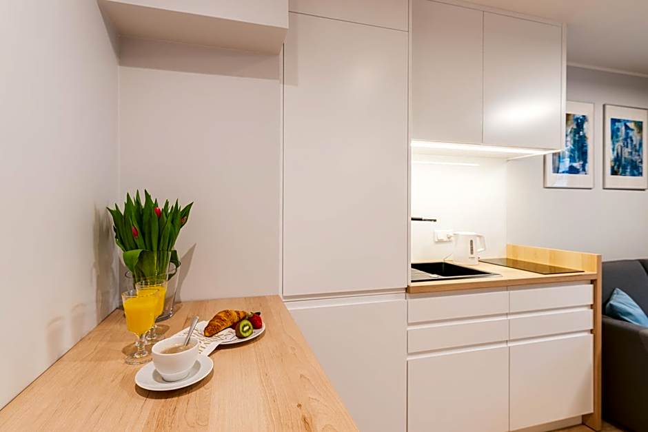 Q17 Apartments Rynek