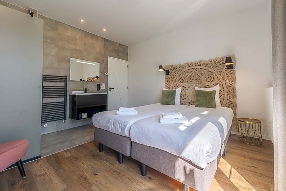 Strandhotel Dennenbos