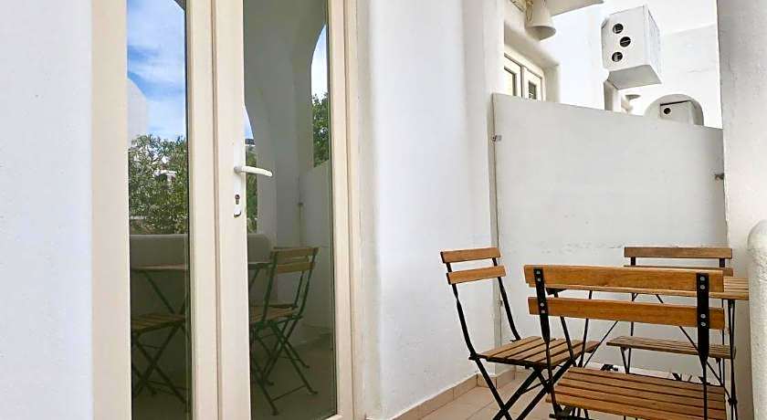 Anny Studios Perissa Beach