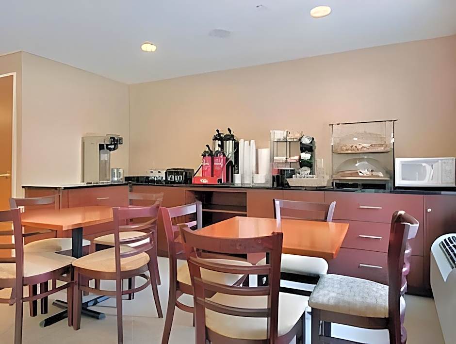 Days Inn by Wyndham Long Island City