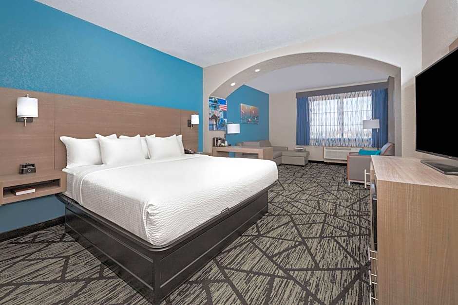 La Quinta Inn & Suites by Wyndham Alvarado