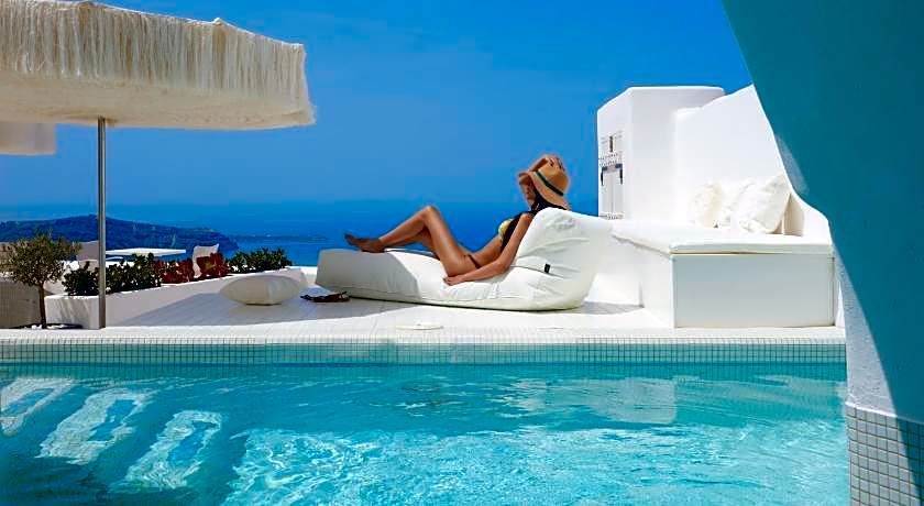 White Santorini Suites & Spa