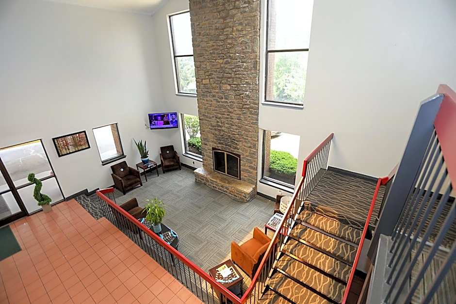 Red Roof Inn & Suites Lexington - Hamburg