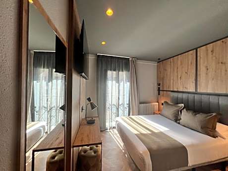 SINGLE ROOM (1 ADULT)