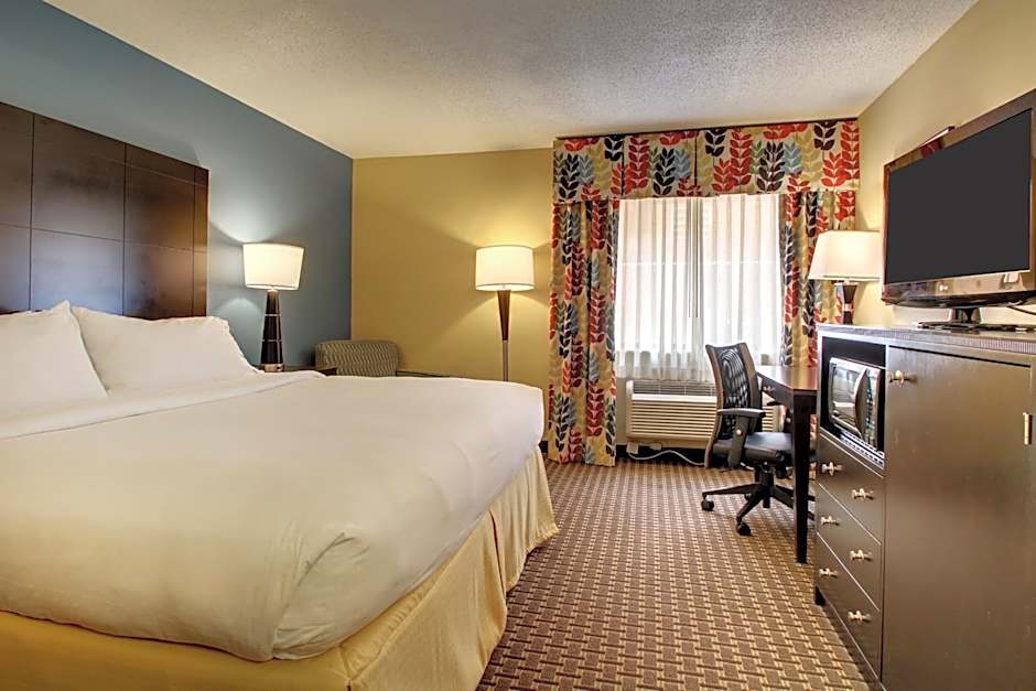 Holiday Inn Express Hotel Fort Campbell-Oak Grove By IHG