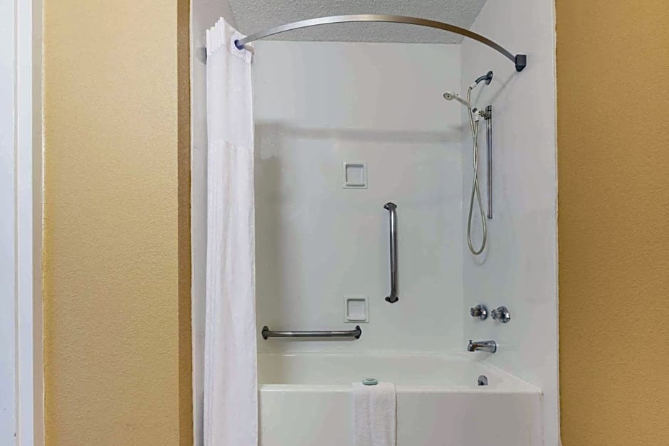 Days Inn by Wyndham Hillsboro TX