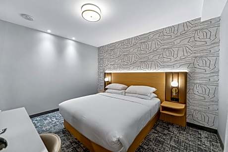 Standard King Room - Lobby Level- No View