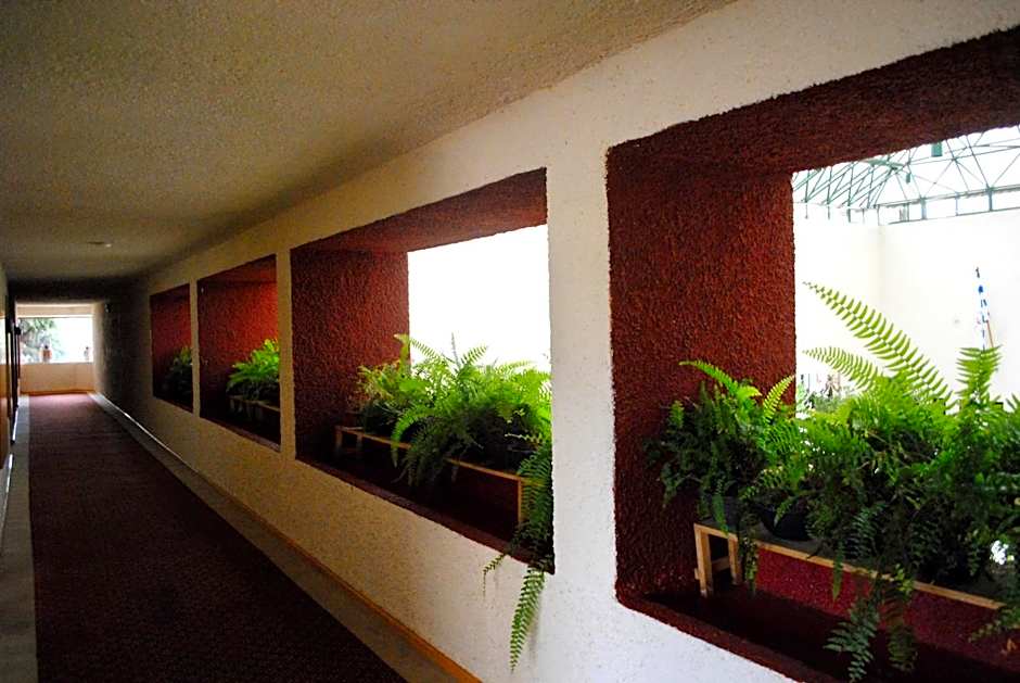 Cantalagua Inn
