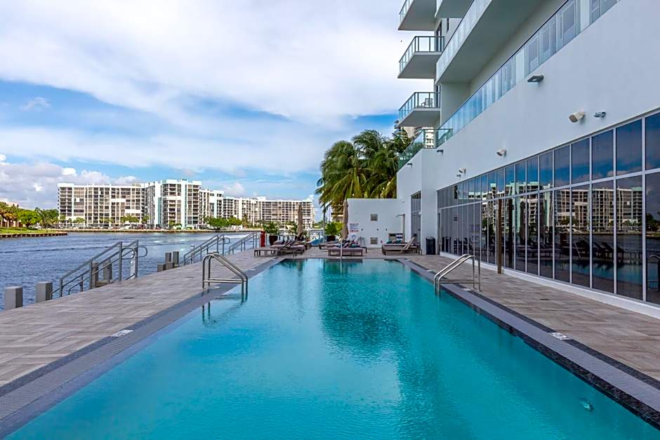 Hyde Beach House Hollywood Private Suites