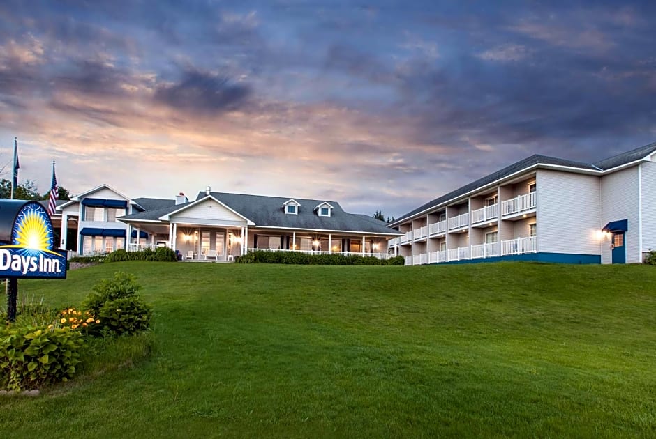 Days Inn by Wyndham Petoskey