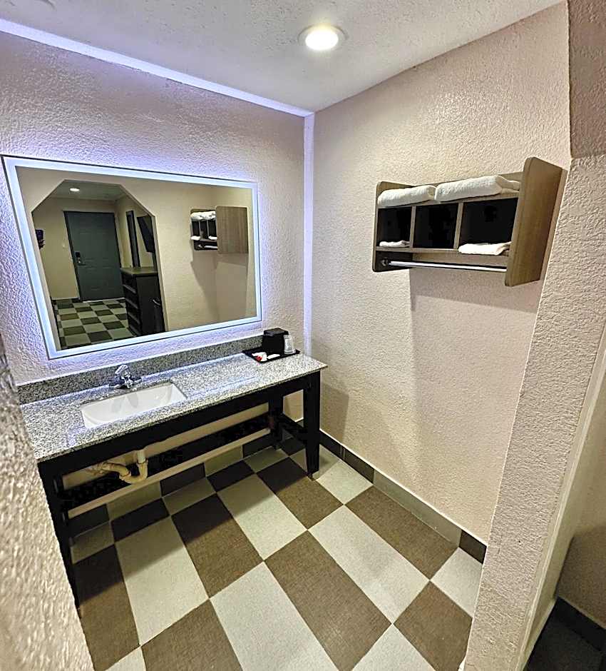 Hollywood INN - Downtown Houston