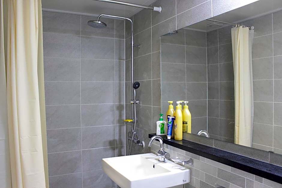 Bexco Hostel B&B