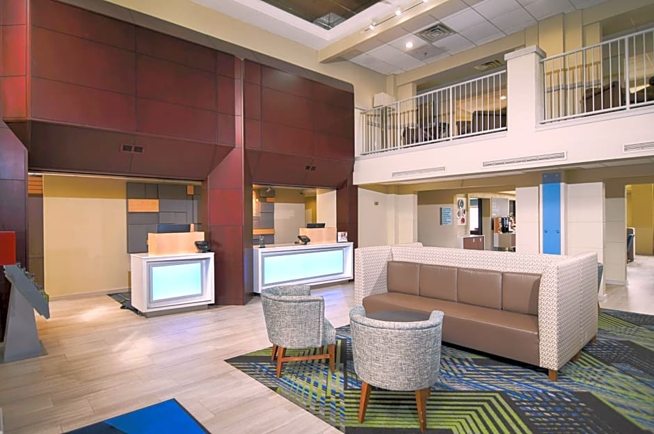 Holiday Inn Express Hotel & Suites Port Clinton-Catawba Island