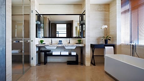 Grand Executive Suite