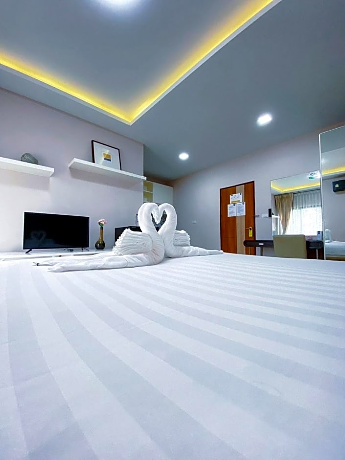 Daddy Dream Hotel and Residence