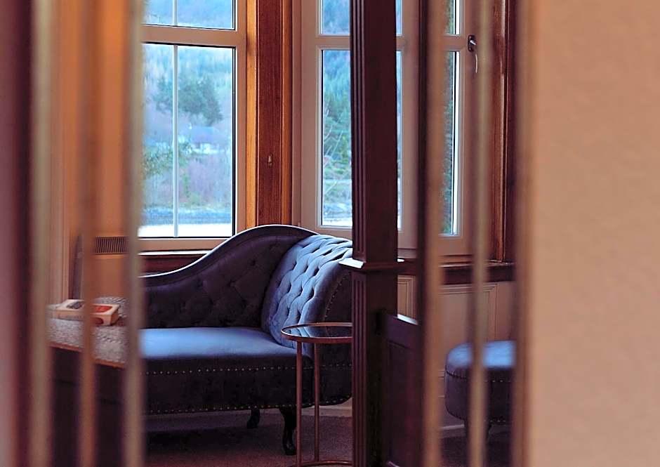 Loch Leven Hotel & Distillery