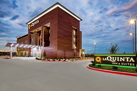 La Quinta by Wyndham San Marcos Outlet Mall