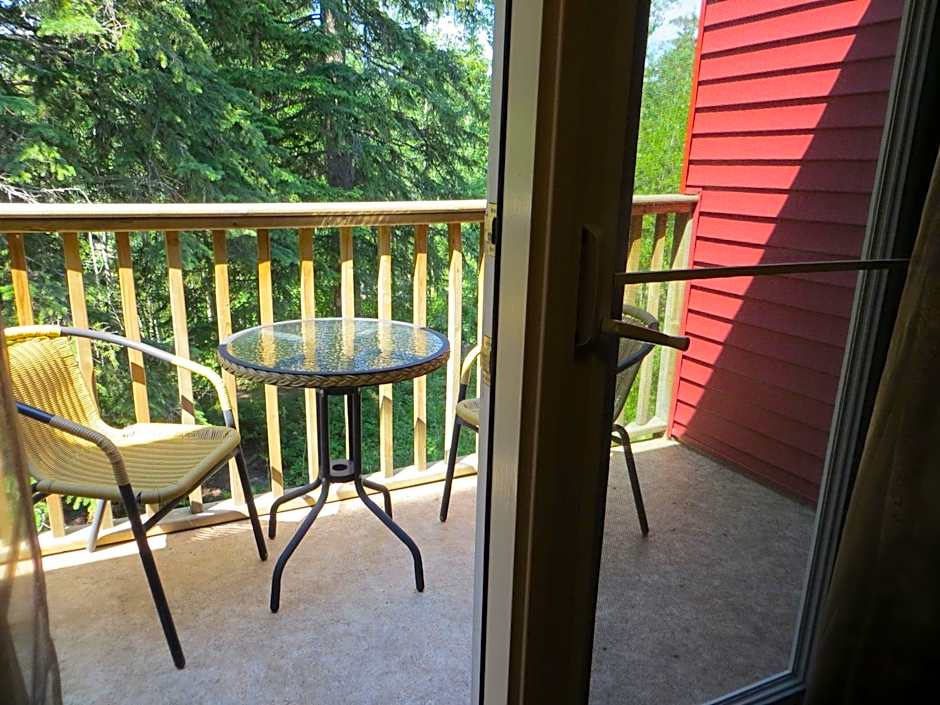 Village Creek Country Inn