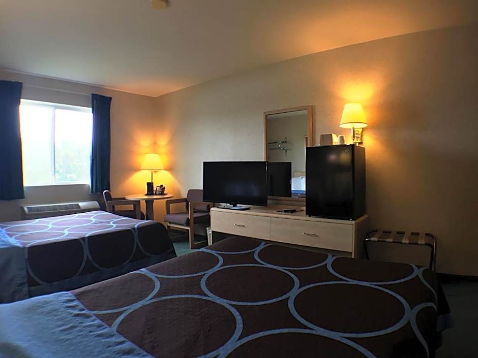 Super 8 by Wyndham Canandaigua