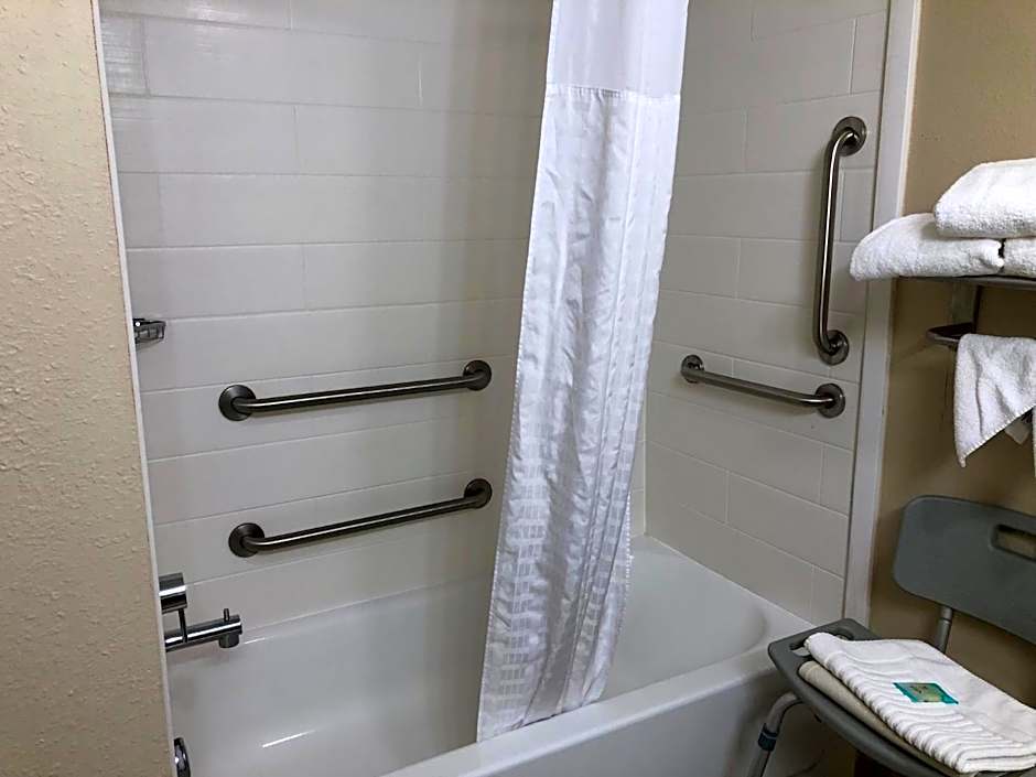 Wingate by Wyndham Grove City