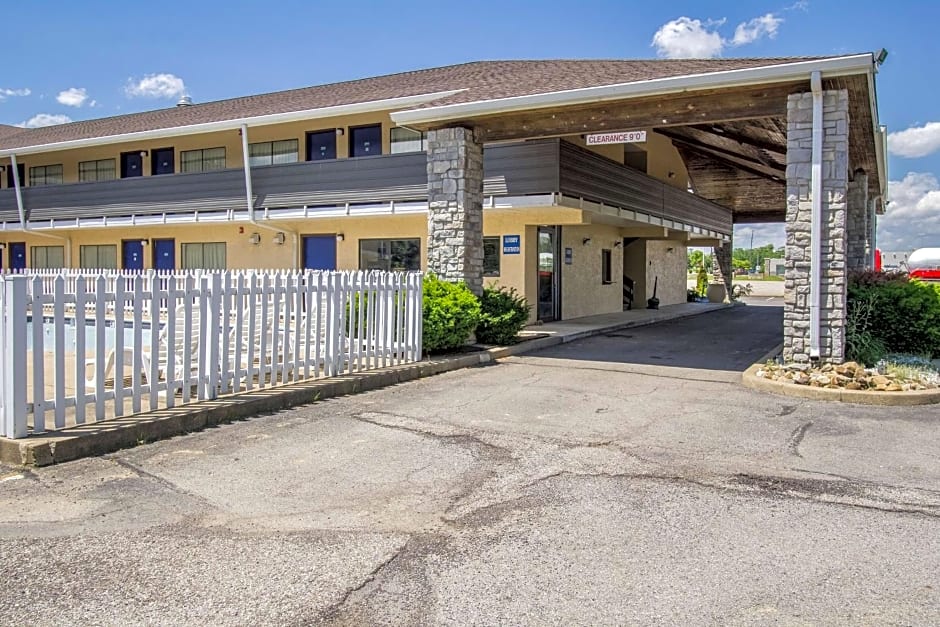 Motel 6-Ashland, OH