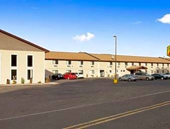 Super 8 by Wyndham Houghton