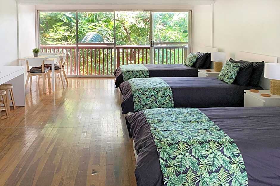 Airlie Beach Magnums - Adults Only