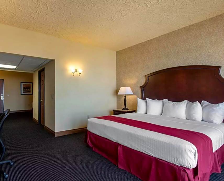 Shoreline Inn & Conference Center, Ascend Hotel Collection